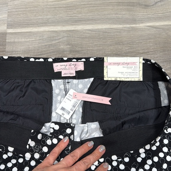 In Every Story pokadot Capri pants size 22 Plus NWT - Picture 6 of 9